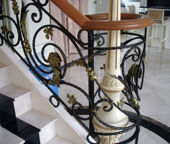 Cầu thang sắt nghệ thuật Vinhome MDSV2